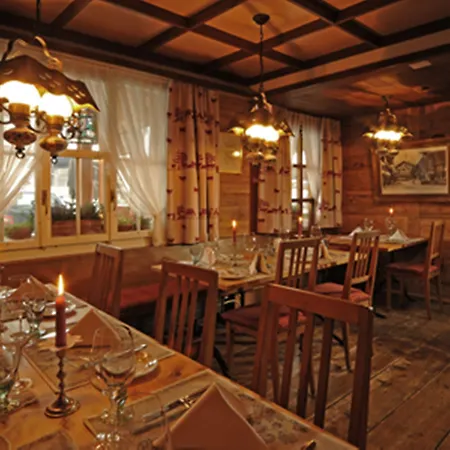 ホテル Alpenblick & Restaurant By Interlaken ヴィルダースヴィル