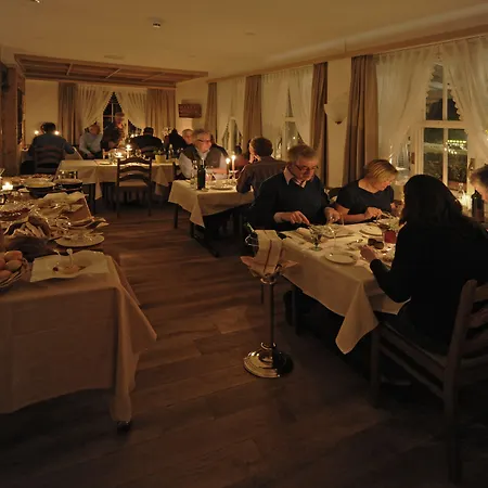 Alpenblick & Restaurant By Interlaken 3*