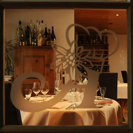Alpenblick & Restaurant By Interlaken ホテル 3*