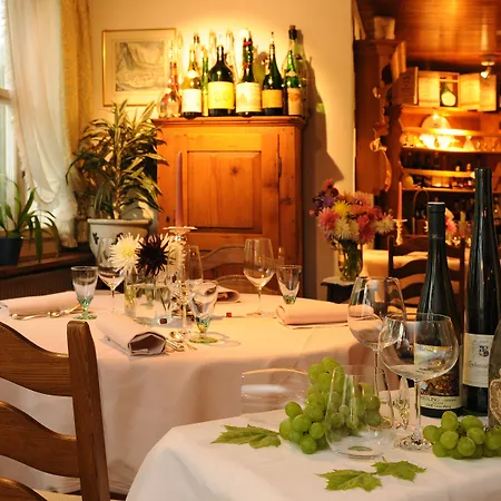 Alpenblick & Restaurant By Interlaken ホテル 3*