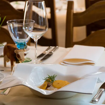 ホテル Alpenblick & Restaurant By Interlaken