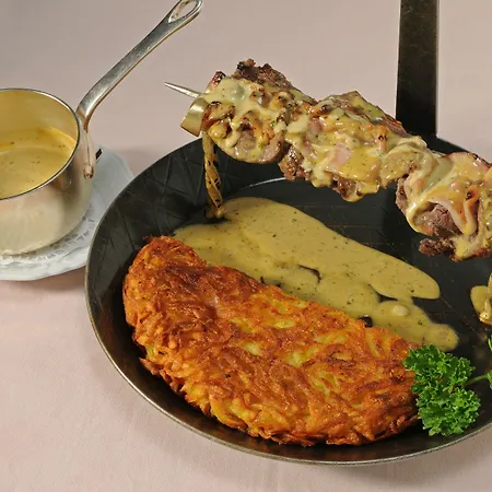 ホテル Alpenblick & Restaurant By Interlaken ヴィルダースヴィル