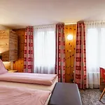 מלון Alpenblick & Restaurant By Interlaken וילדרסויל